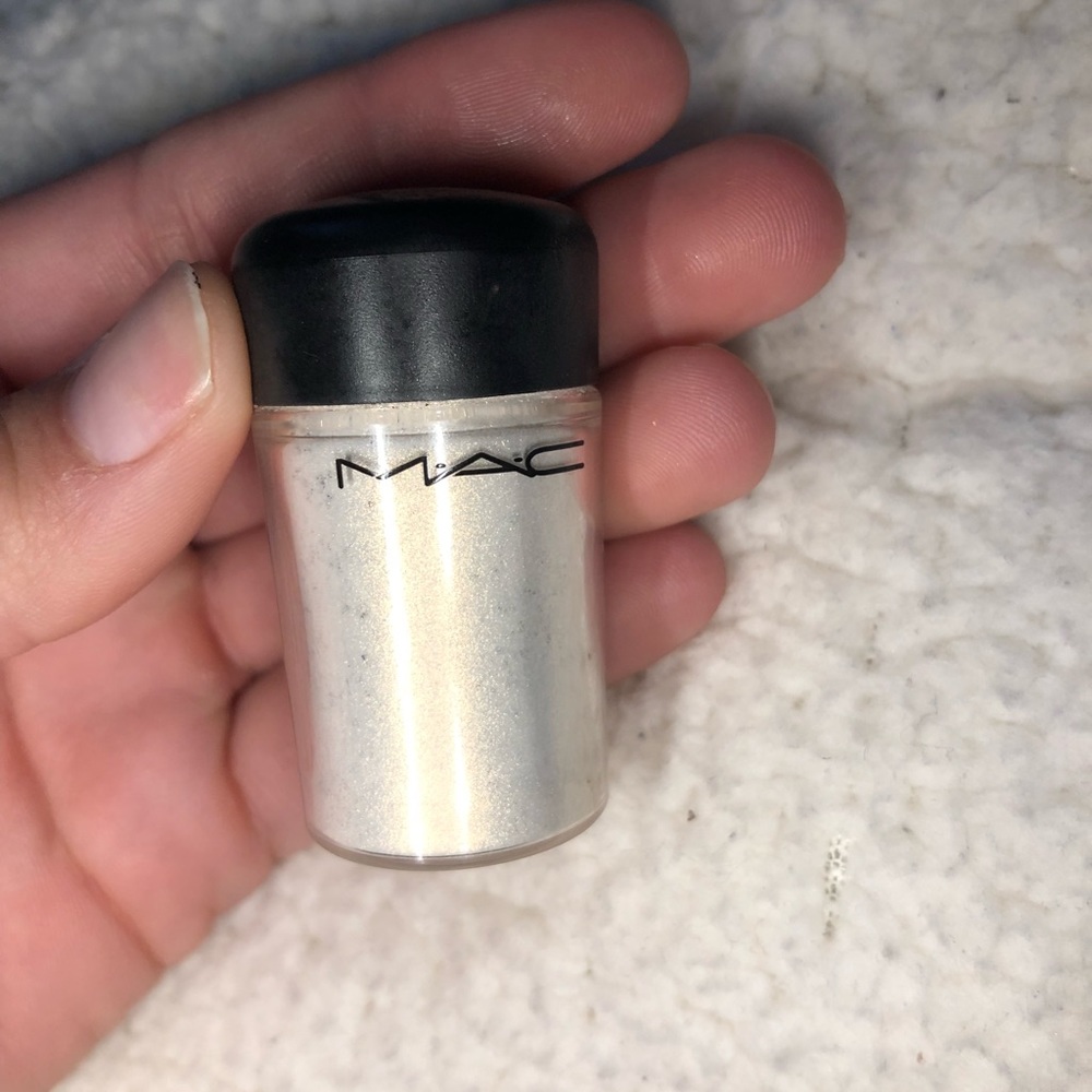 MAC vanilla pigment